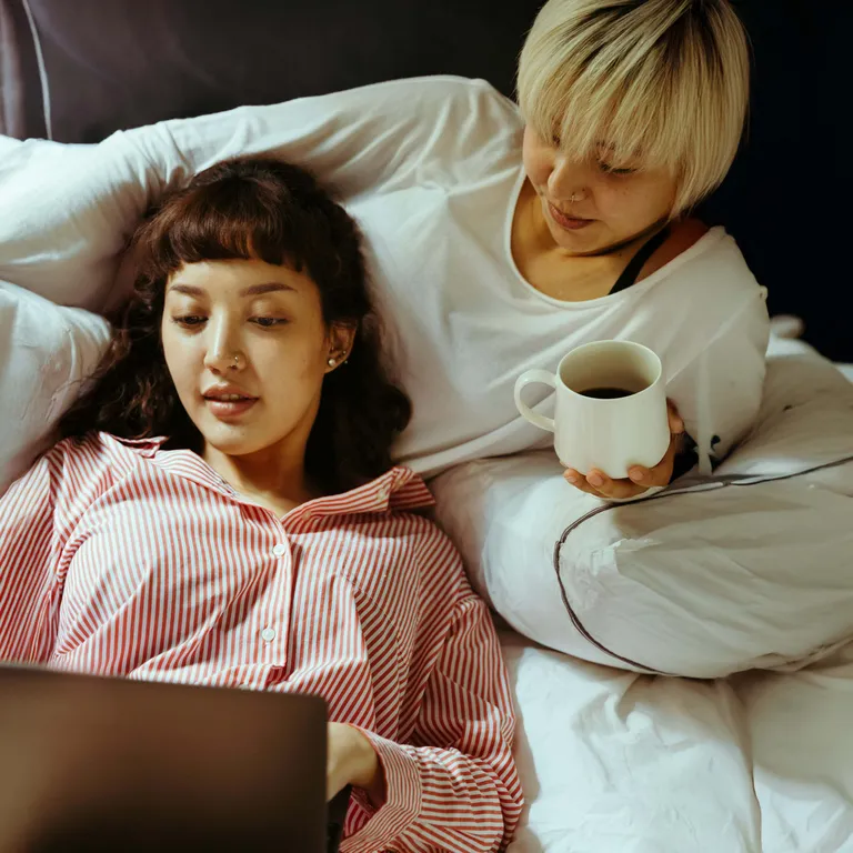 Learn how to invest with ellexx Membership, retirement planning, ETFs for women, savings plans, coaching, knowledge, education, finance, women, money